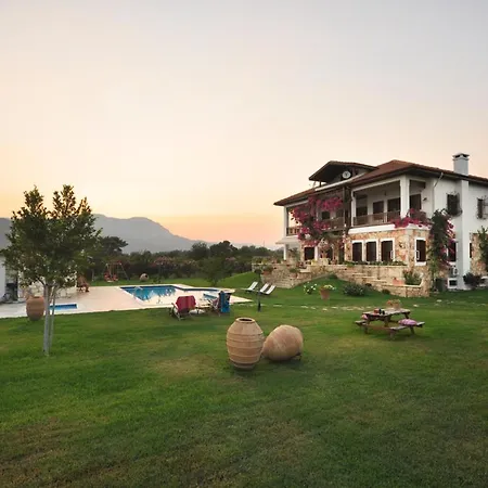 Alanya Sleeps 14 With Pool Air Con And Wifi فيلة *