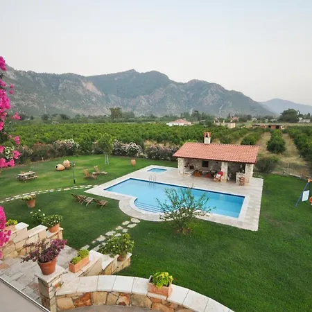 فيلة Alanya Sleeps 14 With Pool Air Con And Wifi تشاندير