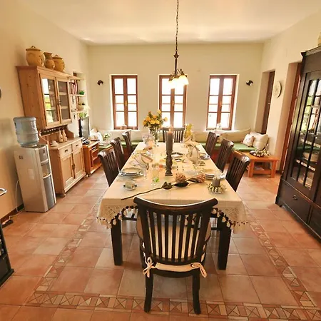 فيلة Alanya Sleeps 14 With Pool Air Con And Wifi