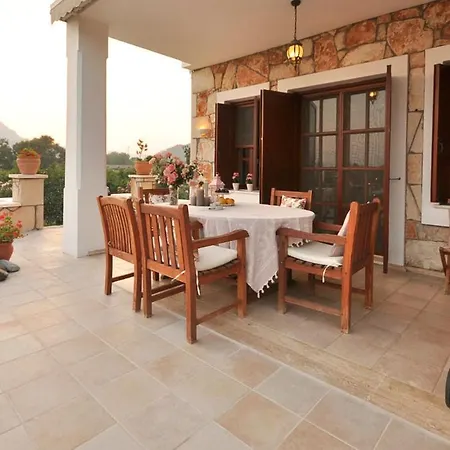 فيلة Alanya Sleeps 14 With Pool Air Con And Wifi